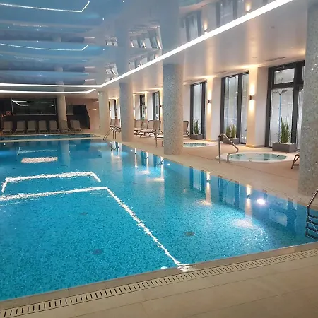 Baltyk Nadmorskie Tarasy Z Parkingiem * كولوبرزيغ